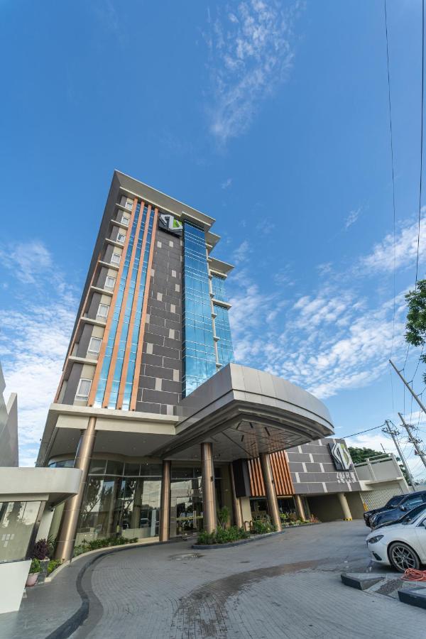 Zuri Hotel Iloilo City Exteriör bild